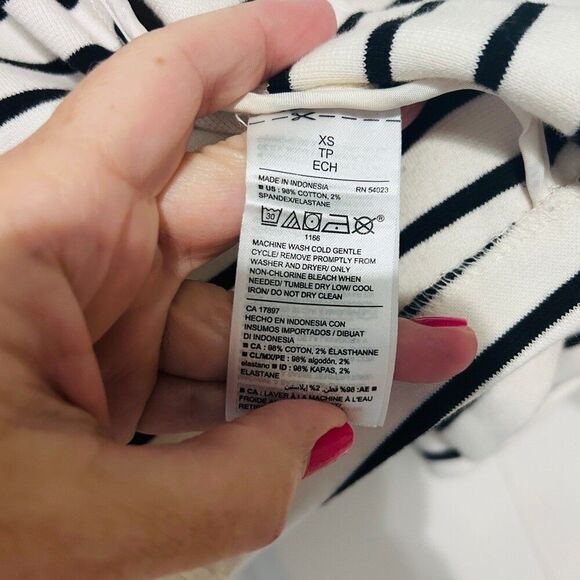 EUC Knit Old Navy Blazer Small Ivory and Black Stripes casual Business - Picture 5 of 5